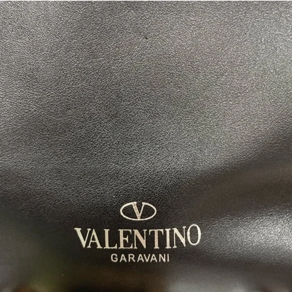 Valentino Garavani black leather Studded tote bag - Picture 3 of 9